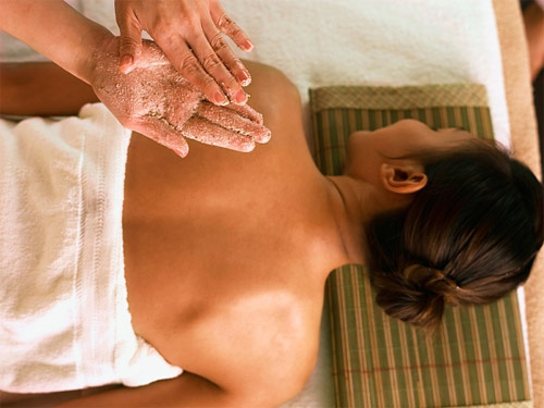 Cuối c&ugrave;ng, một số scrub mang theo những hương thơm l&agrave;m dịu v&agrave; thư gi&atilde;n cơ thể, ho&agrave;n tho&agrave;n giải tỏa stress v&agrave; cải thiện giấc ngủ.