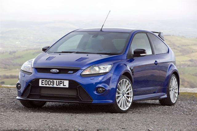 Mẫu xe &ocirc; t&ocirc; cũ Ford Focus 2009 &ndash; 2011 với thiết kế mạnh mẽ v&agrave; tiết kiệm, năng động v&agrave; an to&agrave;n, gi&aacute; cả phải chăng l&agrave; lựa chọn của nhiều bạn sinh vi&ecirc;n
