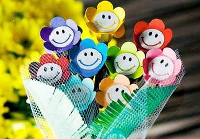 Những khu&ocirc;n mặt tươi cười tr&ecirc;n những b&ocirc;ng hoa như muốn n&oacute;i với bạn rằng h&atilde;y cứ cười thật tươi mỗi ng&agrave;y, nụ cười l&agrave; niềm vui của cuộc sống! 