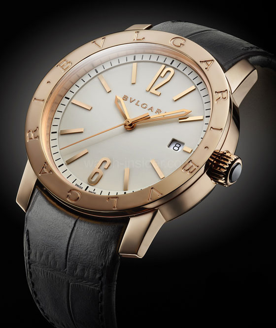 Bulgari – Bulgari Bulgari: Mặc dù Bulgari  tiếp thị sản phẩm này với vai trò là đồng hồ dành cho nam giới, nhưng nó vẫn được đánh giá cao trong thị trường đồng hồ nữ bởi chính sức hấp dẫn của nó. Đây cũng là thiết kế đầu tiên của thương hiệu đồng hồ này được trang bị cỗ máy calibre in-house.