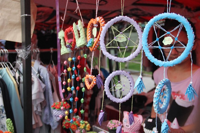 Tại các hội chợ, triển lãm dịp lễ 2/9 và trung thu này, mặt hàng handmade luôn là tâm điểm thu hút khách hàng, nhất là các 