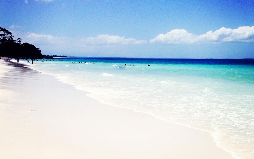 Bãi biển Hyams Beach vịnh Bay, Australia nổi tiếng với bãi cát trắng