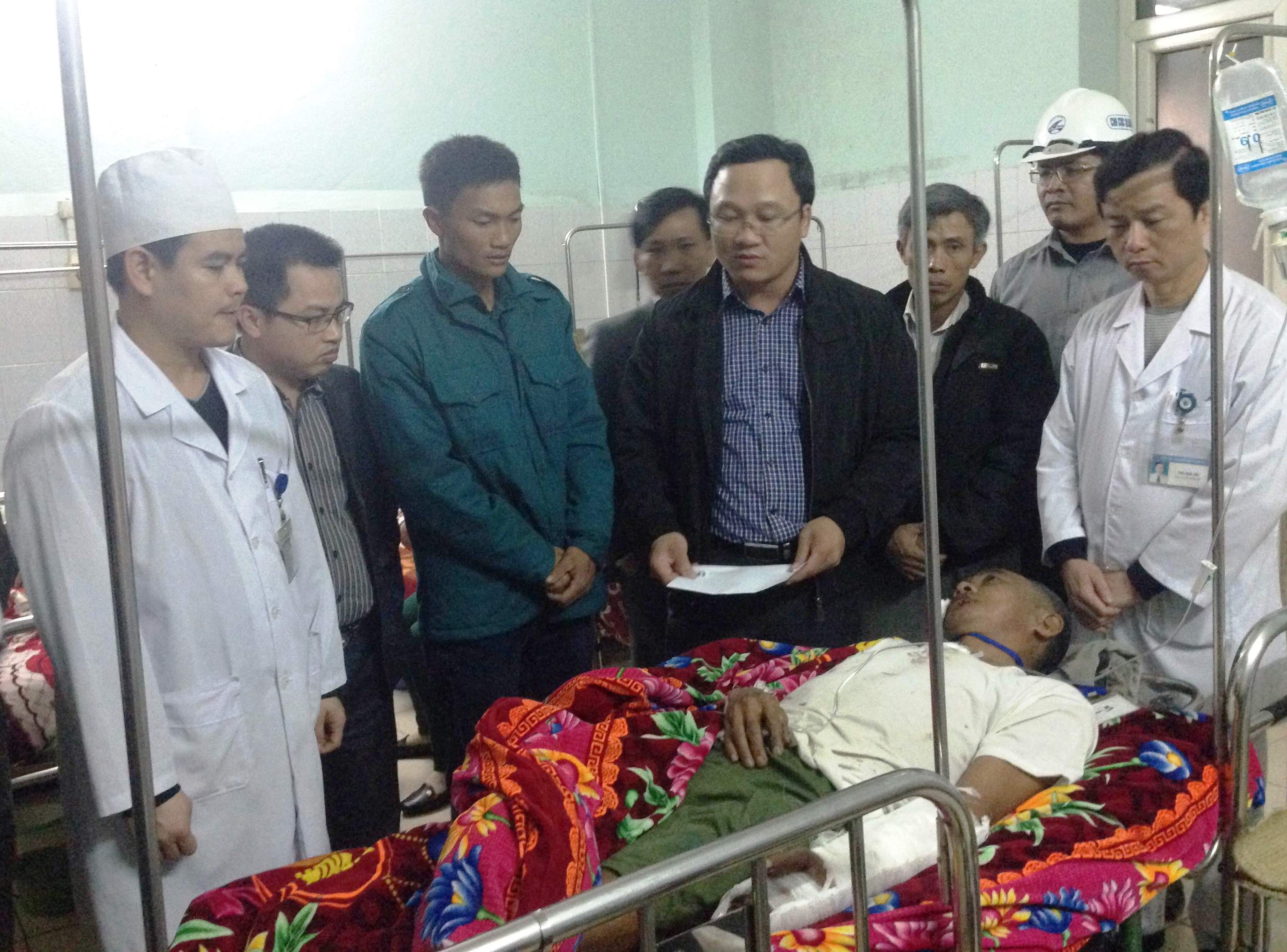 Bố mẹ cô dâu đều tử nạn trong vụ tai nạn giao thông tại Thanh Hóa Bố mẹ cô dâu đều tử nạn trong vụ tai nạn giao thông tại Thanh Hóa