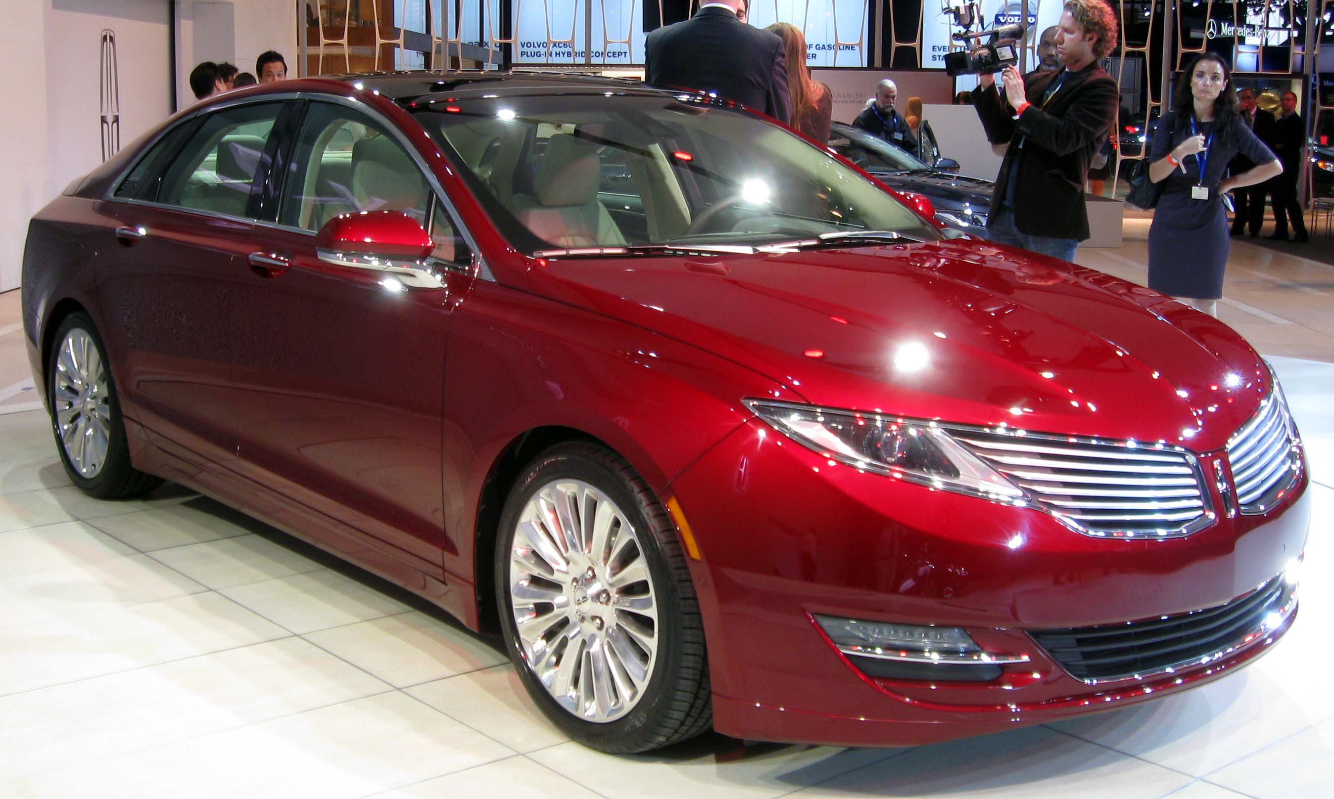 Lincoln MKZ 2011-12 nằm trong ph&acirc;n kh&uacute;c xe &ocirc; t&ocirc; cũ gi&aacute; 500 triệu