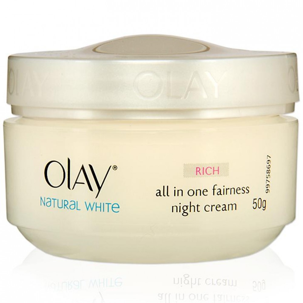Kem l&agrave;m trắng da ban đ&ecirc;m Olay Natural White All-in-one Fairness Night Cream gi&uacute;p nu&ocirc;i dưỡng, l&agrave;m mờ vết n&aacute;m, l&agrave;m s&aacute;ng da tối m&agrave;u