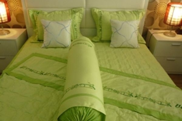 vệ sinh chăn, ga, gối, đệm với phấn thơm