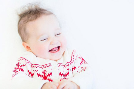 Tặng quà giáng sinh cho bé là những bộ quần áo bằng vải đậm không khí Noel sẽ khiến bé rất hào hứng Tặng quà giáng sinh cho bé là những bộ quần áo bằng vải đậm không khí Noel sẽ khiến bé rất hào hứng
