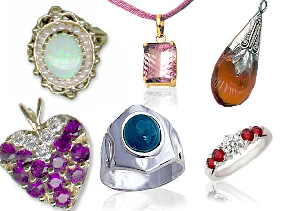 Mua tặng qu&agrave; gi&aacute;ng sinh cho bạn g&aacute;i với m&oacute;n đồ trang sức bằng ngọc xinh xắn