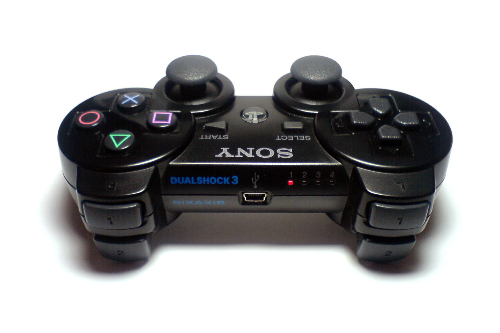 Sony DualShock 3 Controller nổi bật với các tính năng chuyên dụng: kết nối sóng Bluetooth hoặc USB wireless, sở hữu chức năng rung, sử dụng pin sạc Lithium-Ion và điều đặc biệt là có thể vừa chơi vừa sạc pin khi kết nối qua cổng USB. Vì thế, các game thủ hãy sở hữu ngay cho mình một chiếc chiếc tay cầm chơi game Sony DualShock 3 nhé.