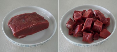 Rửa sạch thịt b&ograve; rồi cắt th&agrave;nh miếng vu&ocirc;ng nhỏ chừng 2cm.