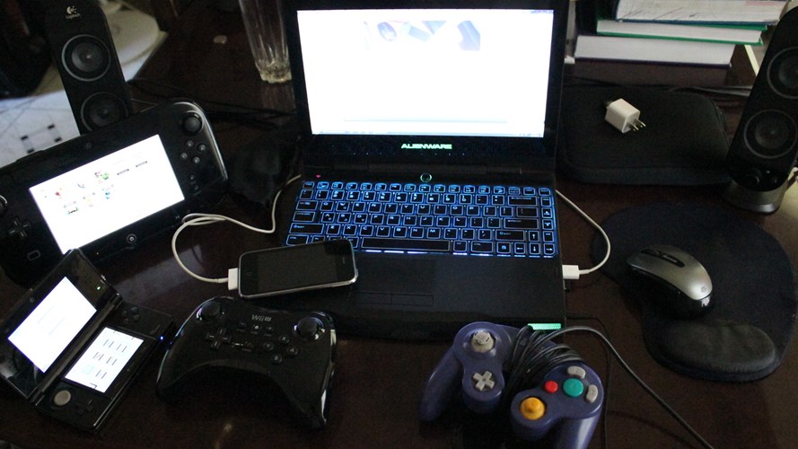 Đồng thời,  c&aacute;c game thủ n&ecirc;n chọn mua tay cầm chơi game chuy&ecirc;n dụng tương th&iacute;ch với tr&ograve; chơi m&igrave;nh đang chơi. Game nhập vai hoặc b&oacute;ng đ&aacute; rất cần c&oacute; tay cầm chơi game. V&igrave; thế, c&aacute;c game thủ c&oacute; thể mua loại c&oacute; chức năng plug-and-play (cắm v&agrave; chơi), sẽ kh&ocirc;ng phải tốn qu&aacute; nhiều thời gian c&agrave;i đặt.