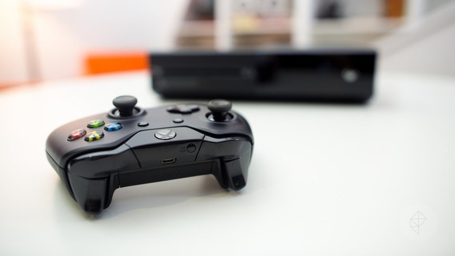 Chiếc tay cầm cho cảm gi&aacute;c sử dụng thoải m&aacute;i sẽ l&agrave; lựa chọn tốt cho người chơi game, người chơi c&oacute; thể mua loại thiết kế gọn nhẹ hoặc c&acirc;n nhắc loại kh&ocirc;ng d&ugrave;ng pin.