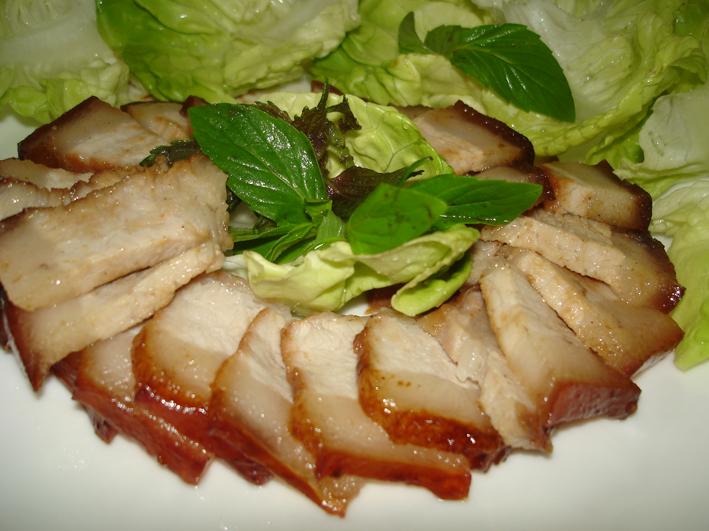 Đơn giản v&agrave; dễ l&agrave;m nhưng cả gia đ&igrave;nh sẽ nhớ m&atilde;i, kh&ocirc;ng qu&ecirc;n được hương vị của m&oacute;n x&aacute; x&iacute;u nướng hấp dẫn, thơm ngon kh&oacute; cưỡng.