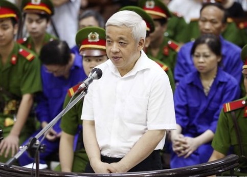 Bầu Ki&ecirc;n trước t&ograve;a