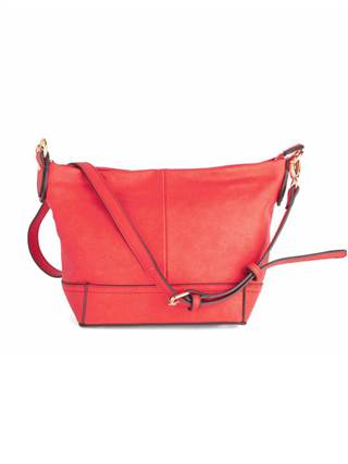 Vermillion sky là thế hệ túi xách nữ đời sau của kiểu túi xách hobo, được giới trẻ yêu chuộng trong thời điểm này vì sự phóng khoáng và trẻ trung của nó. Vermillion sky sở hữu kiểu dáng thanh lịch nhưng không cứng nhắc, không quá lớn, cũng không quá nhỏ, góc túi tròn mềm mại, lại tiện dụng khi vừa có thể cầm tay, vừa đeo được trên vai.