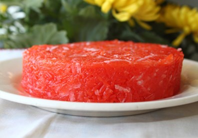 Món xôi gấc thơm ngon, bùi bùi giúp cả nhà ăn sáng ngon miệng. 