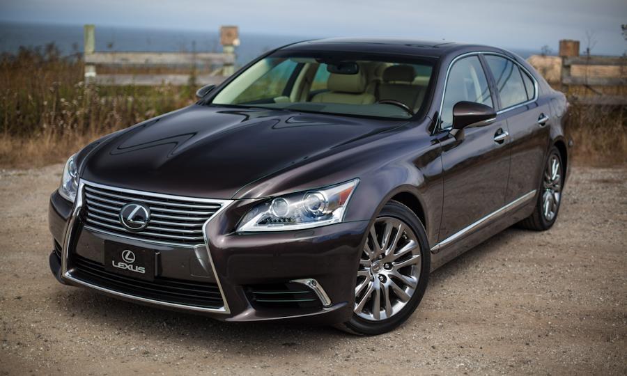 Lexus LS 460L sang trọng, tinh tế, y&ecirc;n tĩnh gi&uacute;p bạn c&oacute; được chuyến đi d&agrave;i thoải m&aacute;i v&agrave; đầy đủ tiện nghi