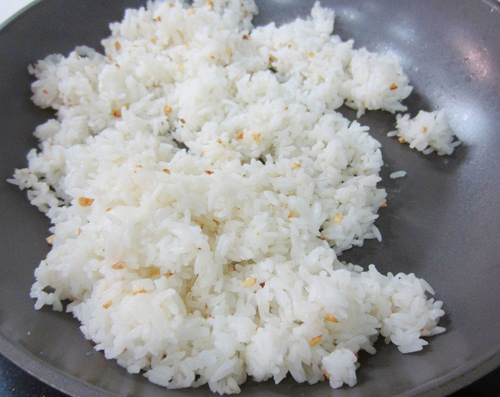 Ăn cơm nguội c&oacute; nguy cơ mắc bệnh ung thư dạ d&agrave;y