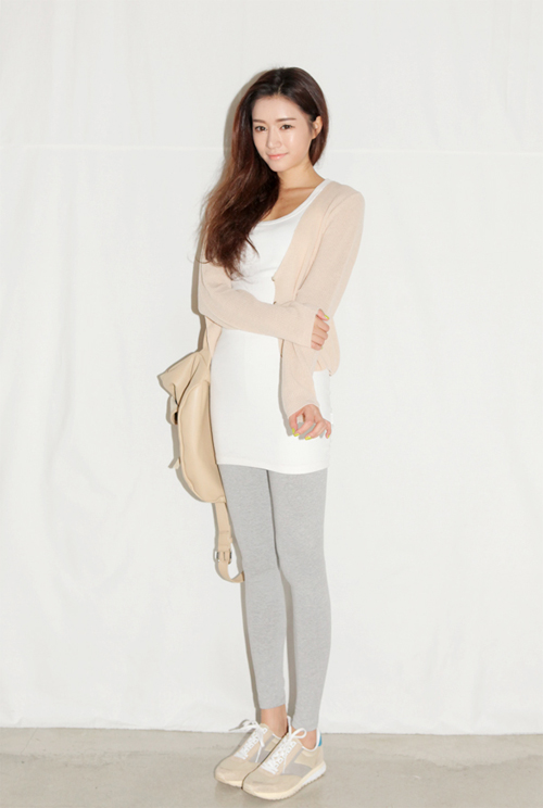 Kiểu cardigan d&aacute;ng d&agrave;i ấn tượng vẫn lu&ocirc;n được l&ograve;ng tất cả những ai y&ecirc;u th&iacute;ch thời trang
