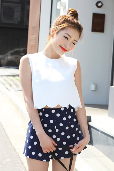 Chiều d&agrave;i chuẩn của &aacute;o crop top chỉ đến chớm eo