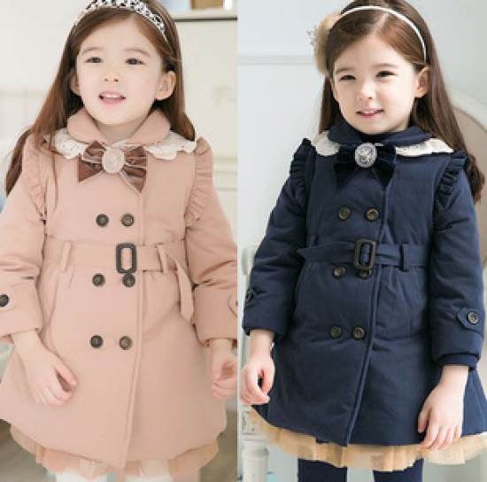 Cần ch&uacute; &yacute; đến độ ấm v&agrave; độ thoải m&aacute;i khi chọn &aacute;o kho&aacute;c cho b&eacute;