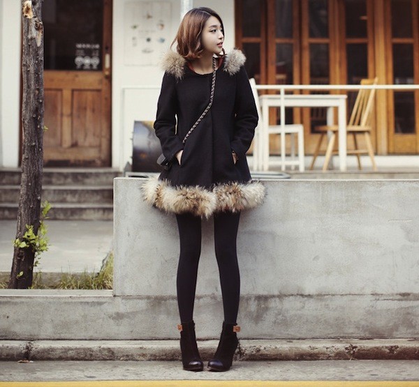 &Aacute;o kho&aacute;c dạ phối c&ugrave;ng ankle boots mang lại vẻ trẻ trung, năng động