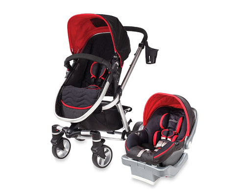 Xe đẩy Summer Infant Fuze: Được thiết kế đẹp, nhiều bậc cha mẹ y&ecirc;u th&iacute;ch, phanh tốt sử dụng bằng c&aacute;c ng&oacute;n ch&acirc;n. Chỗ ngồi của trẻ được đ&aacute;nh gi&aacute; tốt, dễ d&agrave;ng lắp đặt.