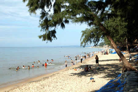 Biển Đồi Dương l&agrave; một trong những b&atilde;i tắm đẹp ở th&agrave;nh phố Phan Thiết 