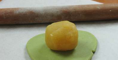 B&aacute;nh trung thu tr&agrave; xanh