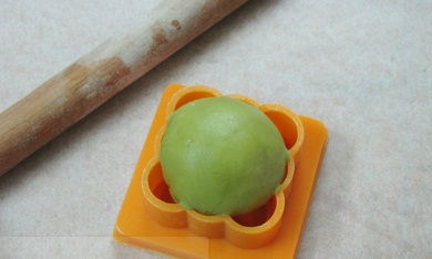 B&aacute;nh trung thu tr&agrave; xanh
