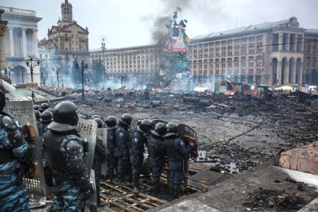 Hoạt động trừng phạt diễn ra ở Đ&ocirc;ng Ukraine
