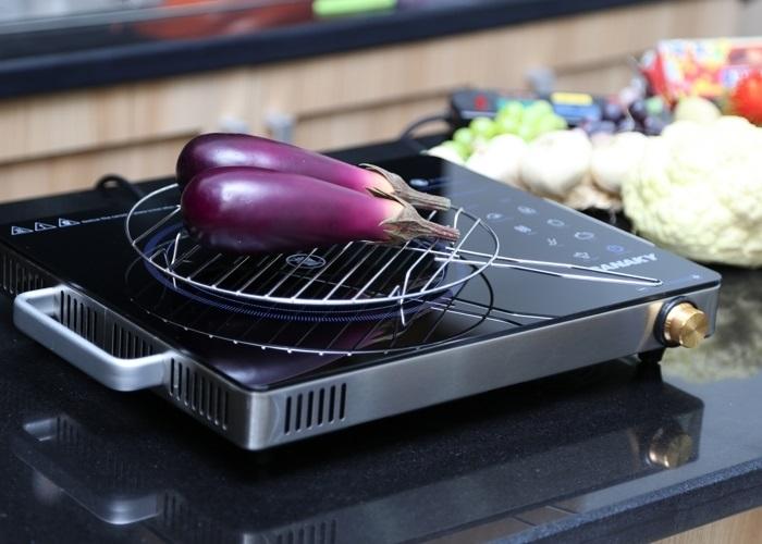 Bếp hồng ngoại hoạt động dựa tr&ecirc;n nguy&ecirc;n l&yacute; bức xạ nhiệt của tia hồng ngoại