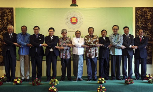 t&igrave;nh h&igrave;nh biển đ&ocirc;ng 