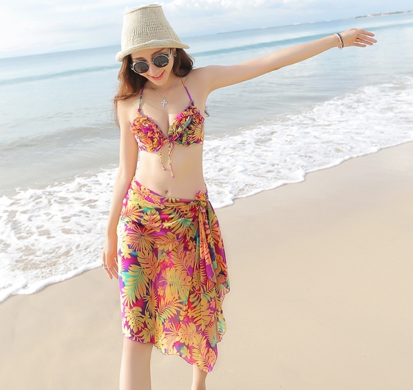 Bikini k&ecirc;́t hợp với khăn qu&acirc;́n rất tiện lợi v&agrave; dễ thực hiện