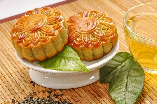 Cách làm bánh trung thu nh&acirc;n trà xanh đơn giản, cho món bánh ngon tới mi&ecirc;́ng cu&ocirc;́i cùng