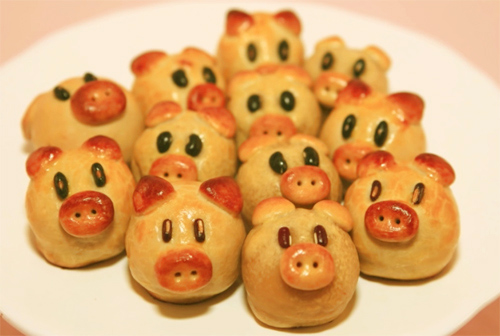 Bánh trung thu hình heo d&ecirc;̃ thương khi&ecirc;́n ai cũng thích m&ecirc;
