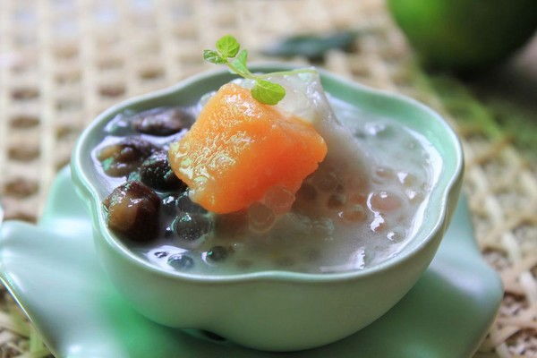 Với c&aacute;ch nấu ch&egrave; thập cẩm đơn giản n&agrave;y, mọi người sẽ c&oacute; ngay b&aacute;t ch&egrave; ngon, bổ dưỡng