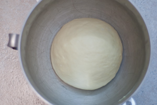 Ủ cho bột nở gấp đ&ocirc;i.