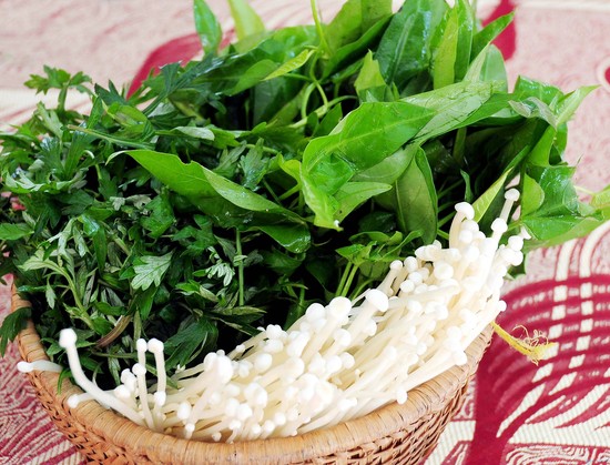 C&aacute;c loại rau sơ chế rửa sạch, cắt ngắn vừa ăn.