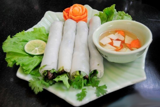 C&aacute;ch l&agrave;m phở cuốn rất đơn giản v&agrave; nhanh ch&oacute;ng