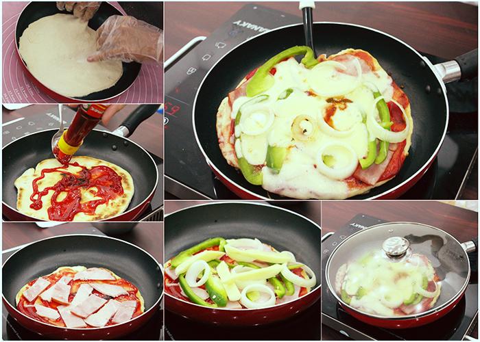 Cho miếng bột đ&atilde; cắt tr&ograve;n v&agrave;o chảo. Bật bếp điện, nướng v&agrave;ng 1 mặt rồi lật lại. Cho sốt c&agrave; chua, jampon, thịt x&ocirc;ng kh&oacute;i, x&uacute;c x&iacute;ch, ti&ecirc;u, ớt xanh, h&agrave;nh t&acirc;y, l&aacute; thyme, l&aacute; basil (nếu c&oacute;), ph&ocirc; mai mozzarella&hellip; l&ecirc;n mặt b&aacute;nh. Đậy nắp lại. Nướng cho đến khi ph&ocirc; mai chảy ra hết l&agrave; b&aacute;nh ch&iacute;n