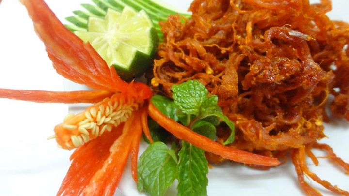C&aacute;ch l&agrave;m thịt b&ograve; kh&ocirc; tại nh&agrave; vừa đảm bảo vệ sinh m&agrave; vẫn ngon đậm đ&agrave;