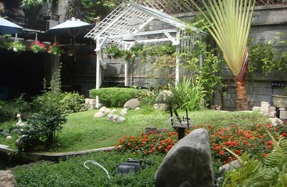 Cả khối kiến trúc đồ sộ và hiện đại của Du Miên tạo cảm giác thư giãn cho du khách. Nếu đến đây vào buổi chiều, khi ánh nắng hoàng hôn sắp tắt, các đôi tình nhân sẽ được tận hưởng một bầu không khí Valentine tuyệt vời 
