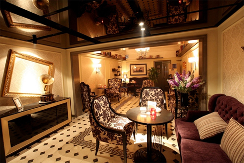 Không gian của Kaffein Cafe thích hợp cho các cặp đôi mới quen, vẫn còn đang trong giai đoạn 'ngượng ngùng' tìm hiểu hoặc những ai muốn tìm không gian lãng mạn mà tinh tế Không gian của Kaffein Cafe thích hợp cho các cặp đôi mới quen, vẫn còn đang trong giai đoạn 'ngượng ngùng' tìm hiểu hoặc những ai muốn tìm không gian lãng mạn mà tinh tế