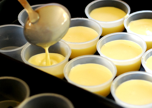 Hấp cách thuỷ bánh caramen