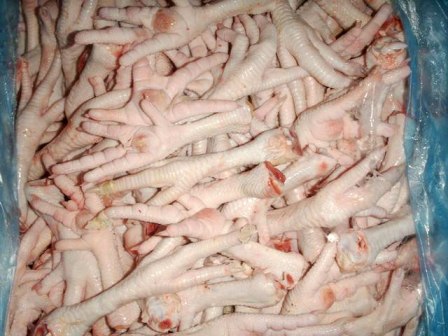 Trung Quốc đ&atilde; từng tịch thu một lượng lớn ch&acirc;n g&agrave; đ&ocirc;ng lạnh qu&aacute; hạn tới 46 năm