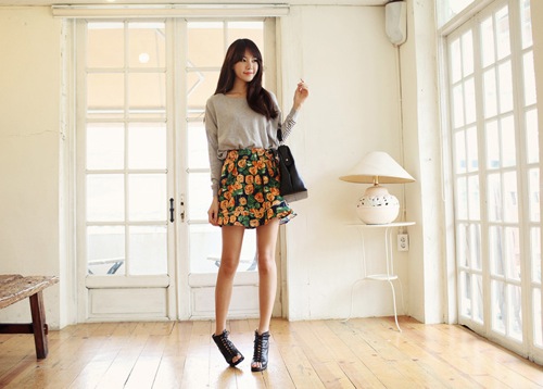 Chọn một chiếc chân váy chữ A hoa cho buổi hẹn hò là một gợi ý Chọn một chiếc chân váy chữ A hoa cho buổi hẹn hò là một gợi ý