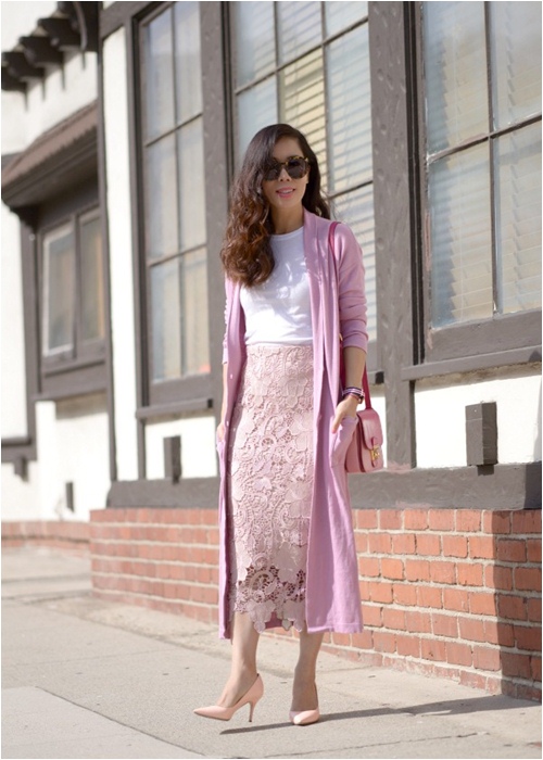 Phối đồ với ch&acirc;n v&aacute;y ren m&agrave;u pastel dịu ngọt v&agrave; cuốn h&uacute;t