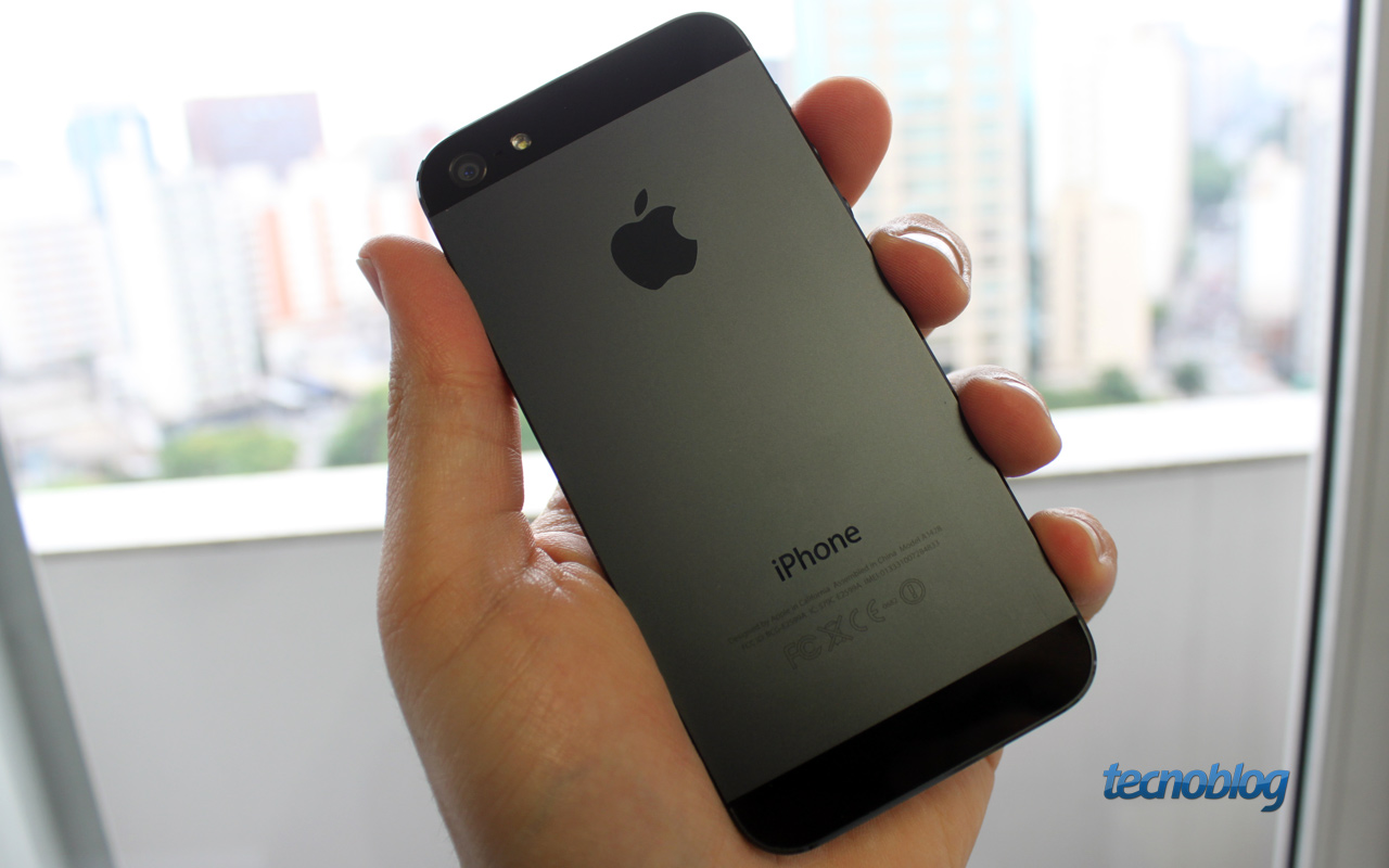 iPhone 5 với thiết kế v&ocirc; c&ugrave;ng đẹp mắt