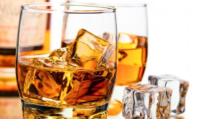 Rượu Whisky tại một số nước chứa chất chống đ&ocirc;ng vượt ngưỡng cho ph&eacute;p